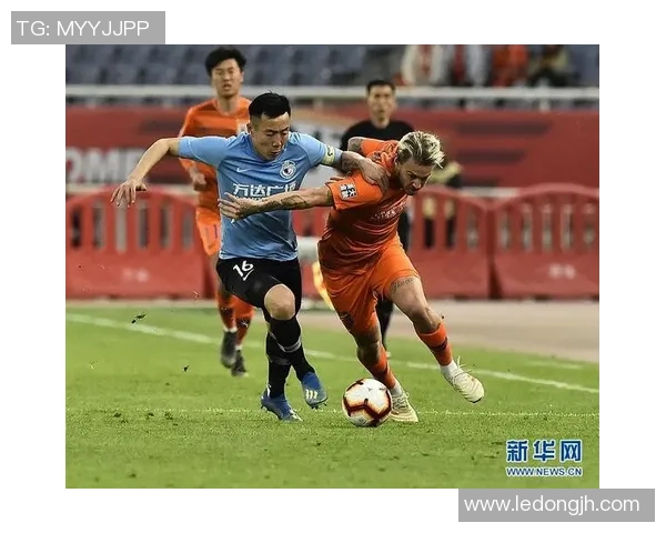 中超激战山东鲁能主场迎战大连一方争夺关键三分