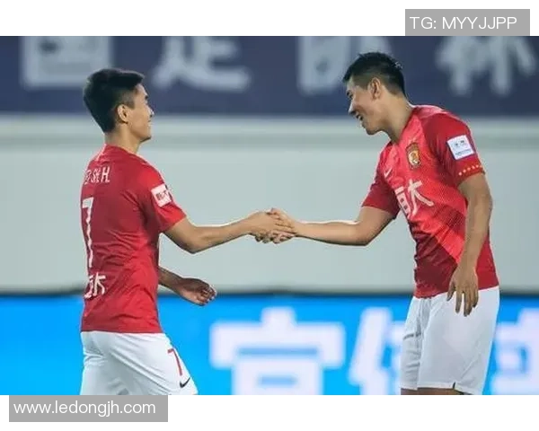 六月二号河南建业迎战广州恒大期待精彩对决与激烈竞争
